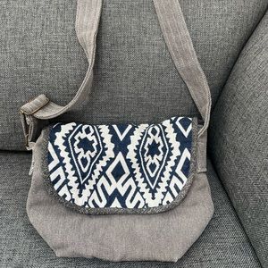 Crossbody bag for tween